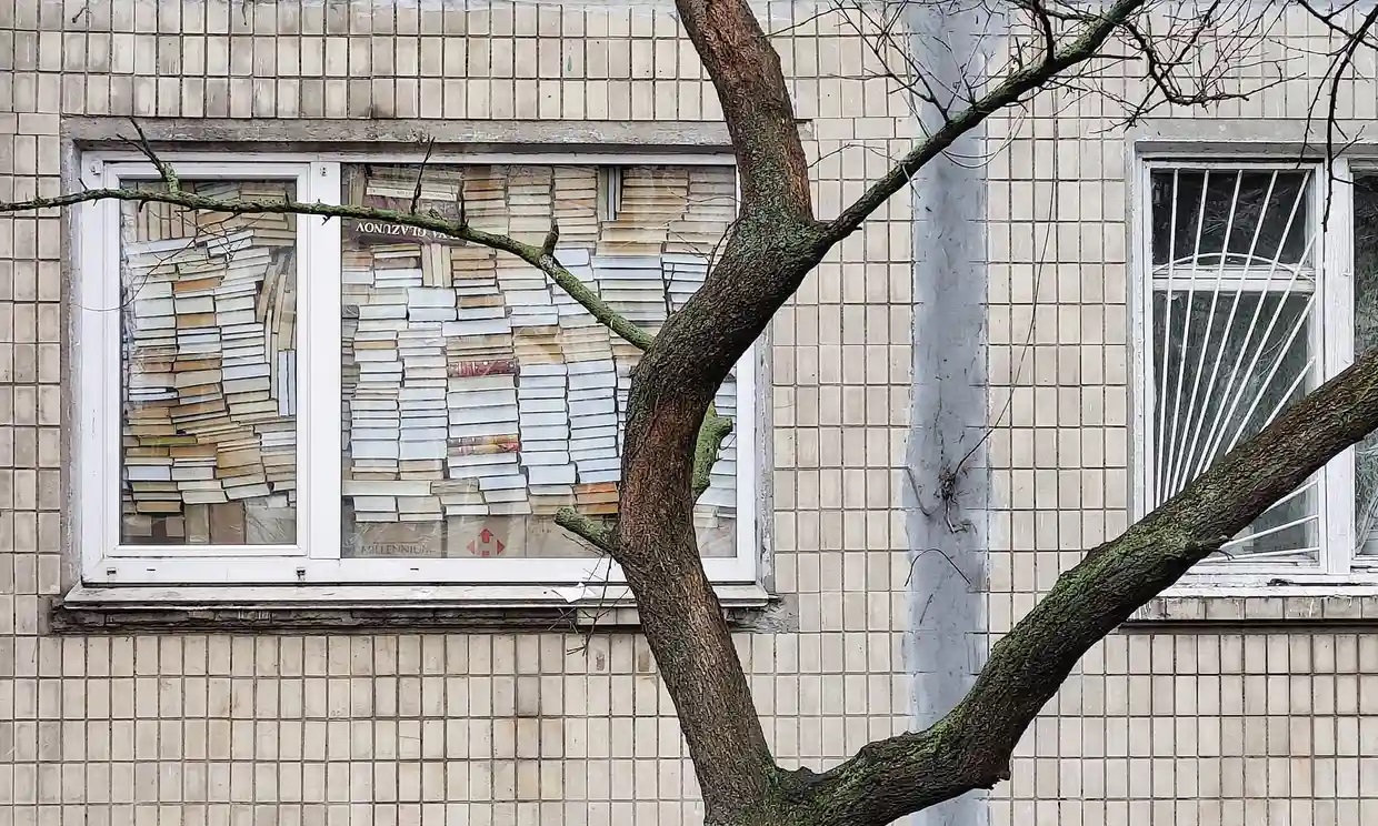 Libros contra bombas: cómo los ucranianos utilizan la literatura para defenderse