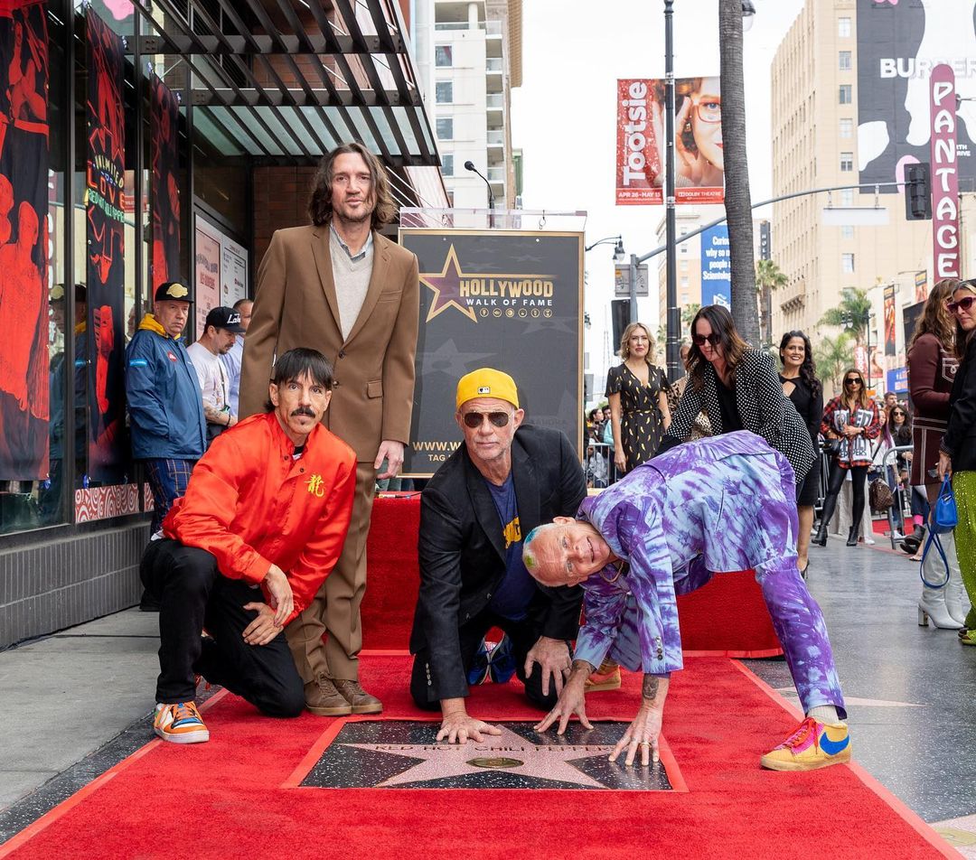 Los Red Hot Chili Peppers obtienen su estrella en Hollywood