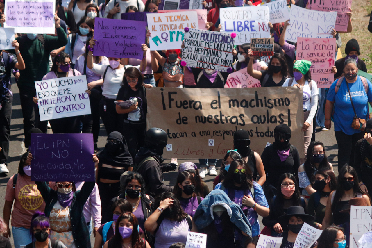 Alumnas exigen reunión con autoridades del IPN por casos de violencia de género