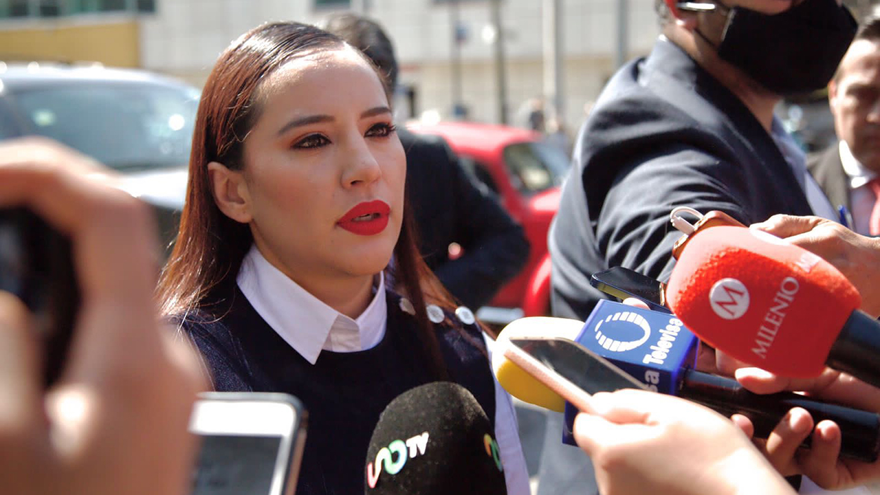 Sandra Cuevas es vinculada a proceso por agresión a policías