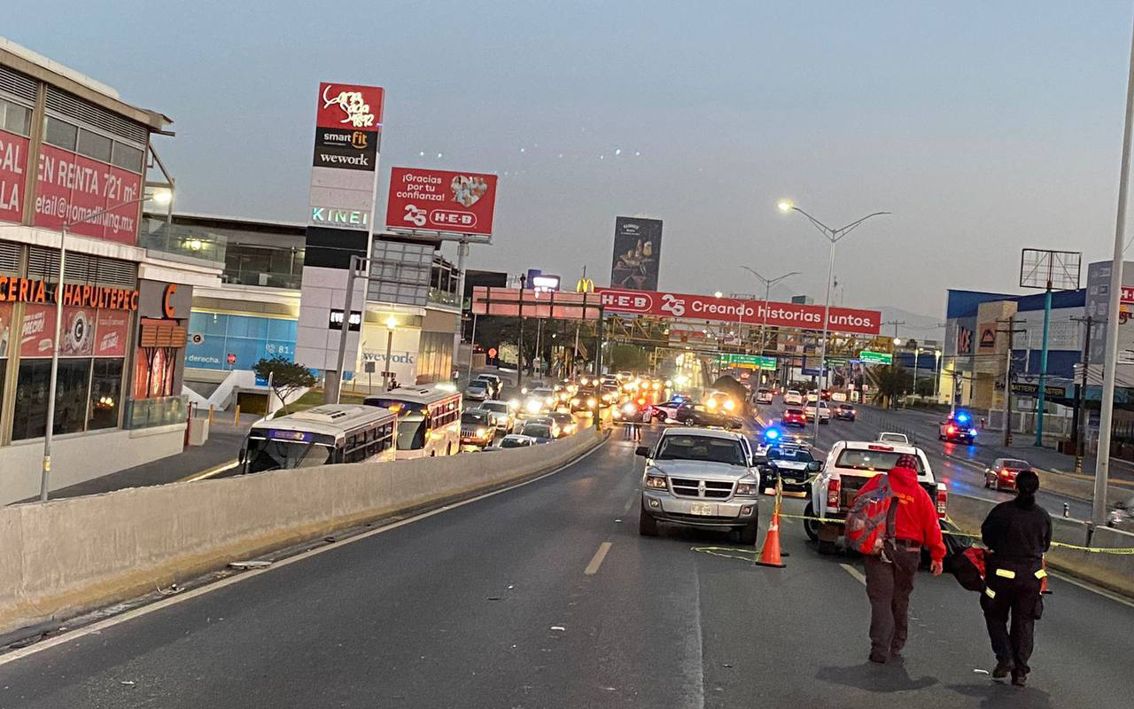 Dos personas mueren por el choque en la avenida Garza Sada de Monterrey