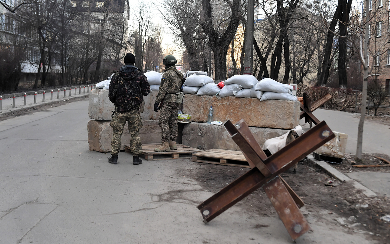 Las negociaciones entre Rusia y Ucrania avanzan, aunque la ofensiva de Moscú no para