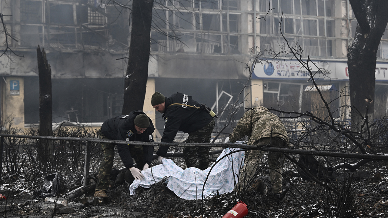 Más de 2,000 civiles han muerto en 7 días de invasión rusa, dice Ucrania