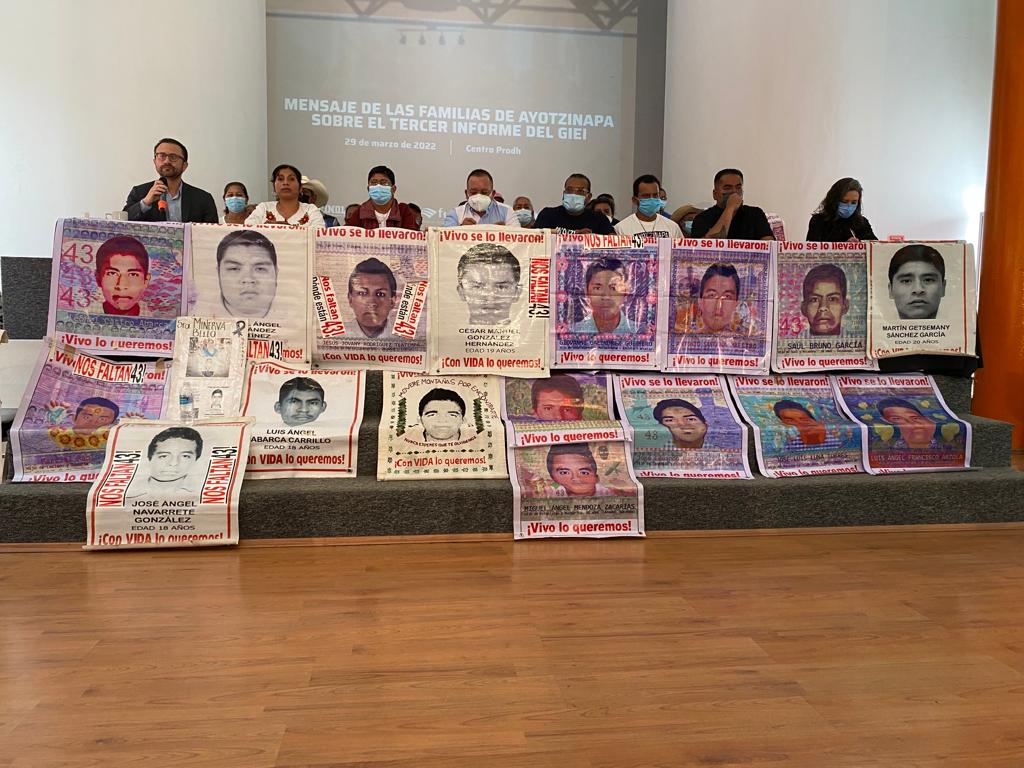 Los padres de los 43 normalistas piden que Enrique Peña Nieto declare por la desaparición de sus hijos