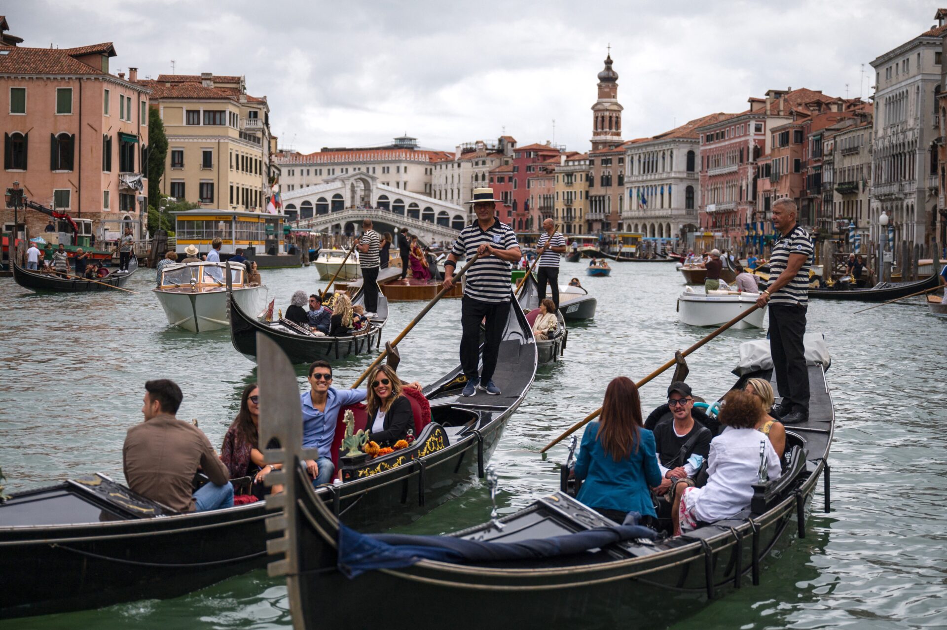 Venecia intenta regular a sus visitantes