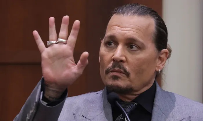 Johnny Depp describe el incidente de su dedo cortado en el tribunal: ‘Nada tenía sentido’