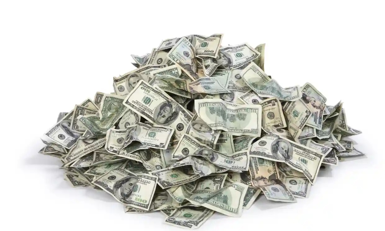 Una mujer de California gana 10 millones de dólares tras comprar por accidente un boleto de lotería equivocado