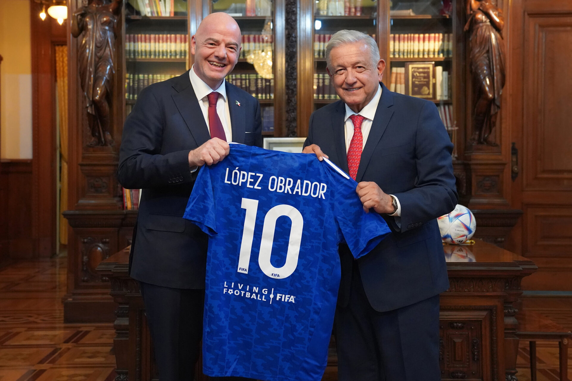 Gianni Infantino visita al presidente López Obrador