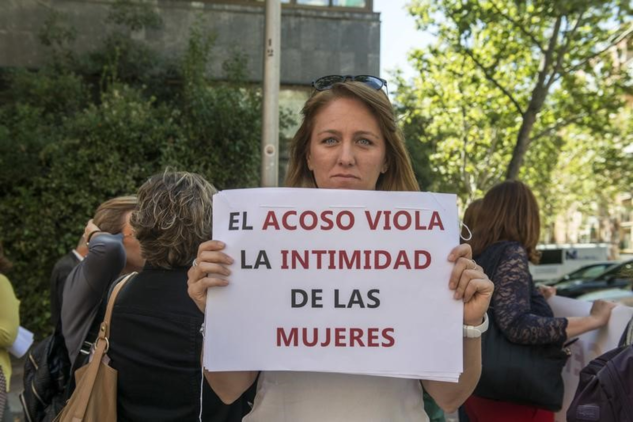 España castigará con cárcel el acoso a mujeres que acuden a clínicas para abortar