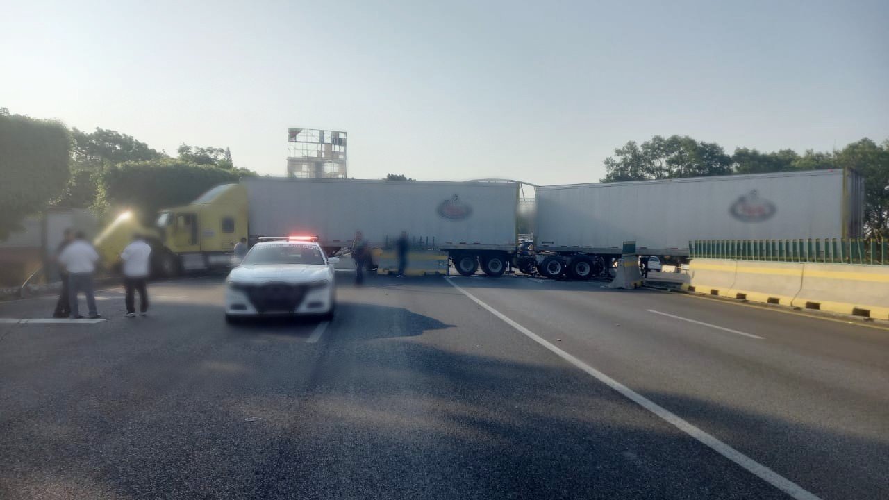 Accidentes automovilísticos provocan caos en la Autopista México Cuernavaca
