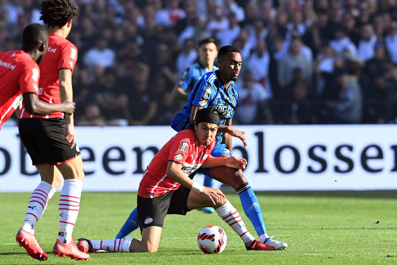 Con gol de Erick Gutiérrez, el PSV Eindhoven gana la Copa de Países Bajos