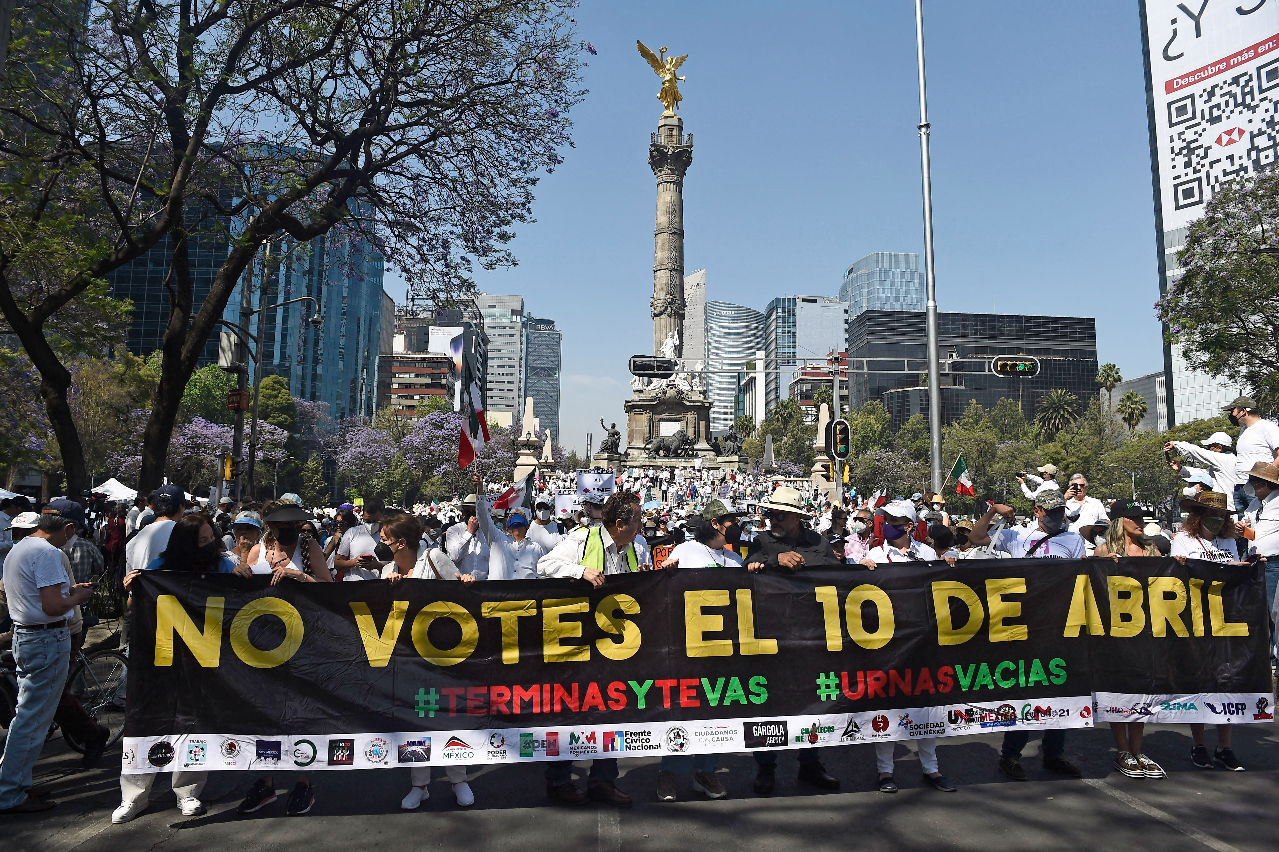 ¡Terminas y te vas!: Marchan en CDMX y otras ciudades contra la revocación del mandato de AMLO