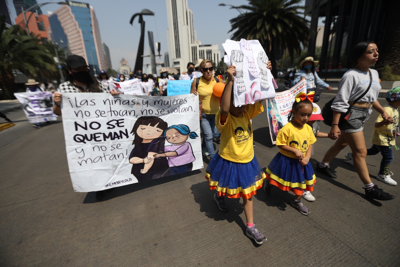 Niñas y niños toman las calles de la CDMX para exigir un alto a las desapariciones y la violencia