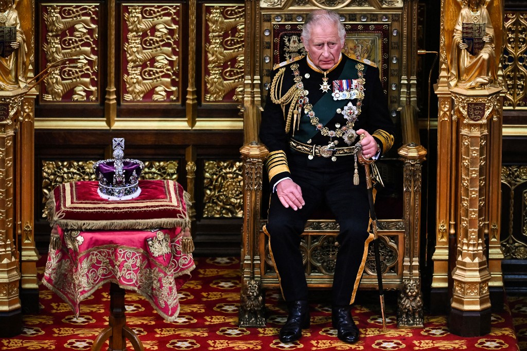 El príncipe Carlos ofrece el discurso del trono por primera vez