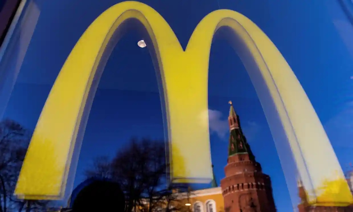 McDonald’s venderá sus operaciones en Rusia después de 30 años