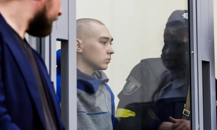 Primer soldado ruso es juzgado en Ucrania por crímenes de guerra