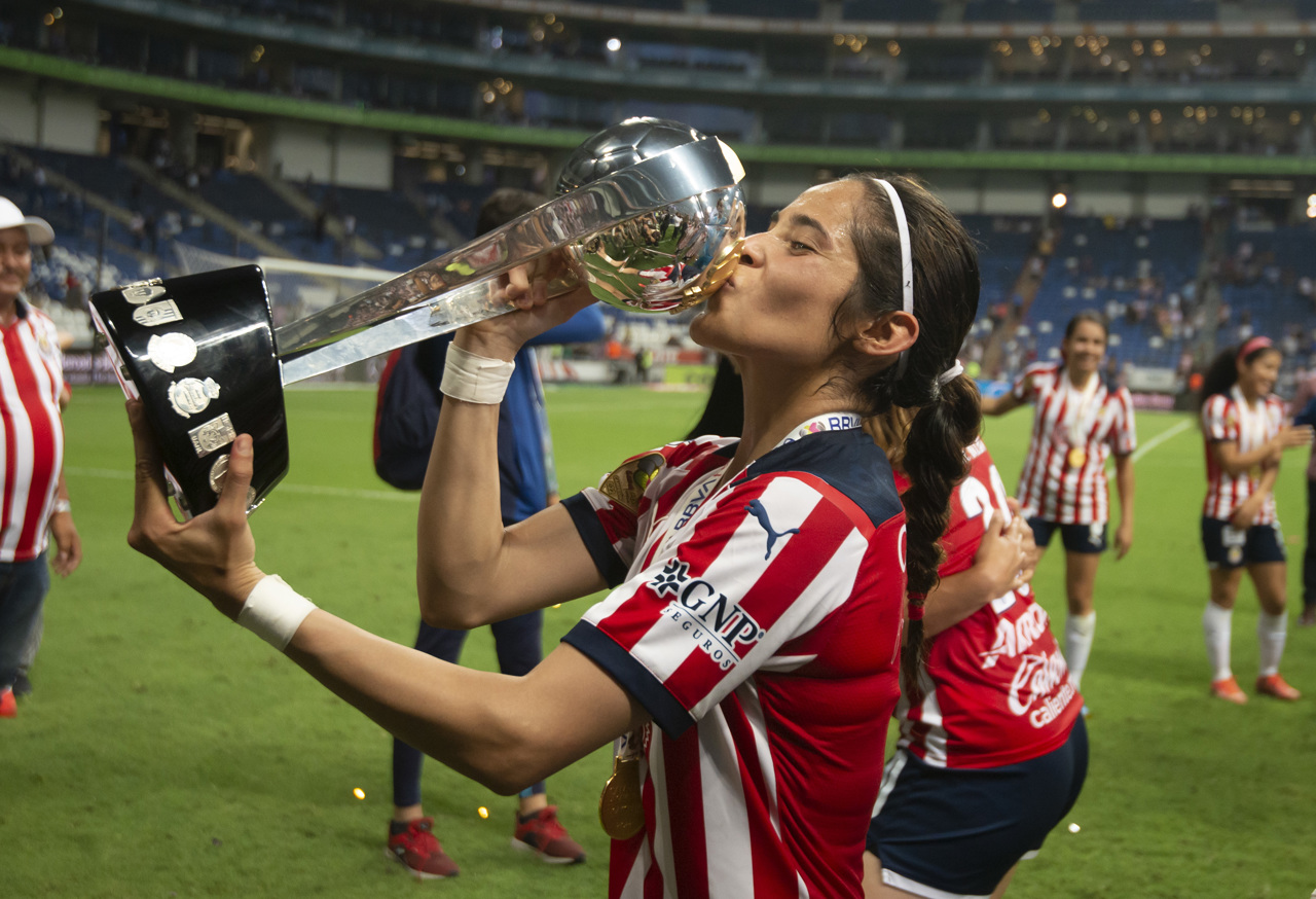 Chivas se corona en el Campeón de Campeones femenil