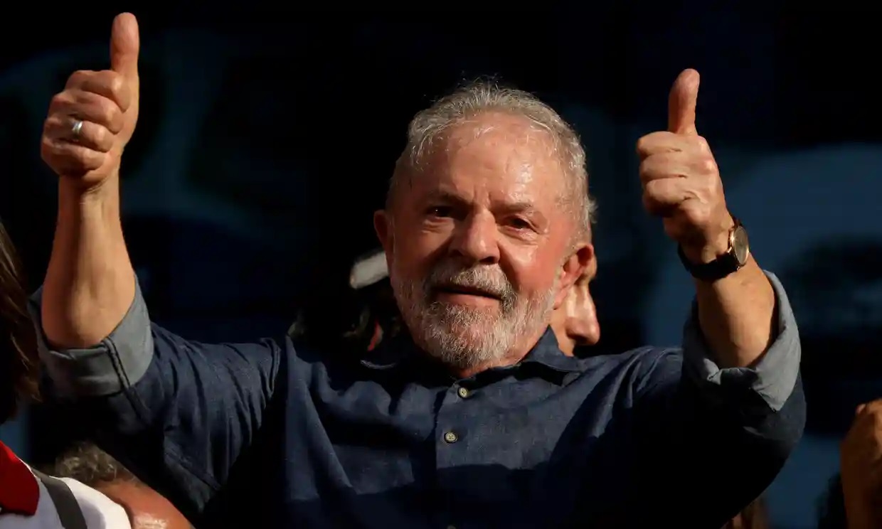 Zelenski es tan responsable como Putin de la guerra: Lula da Silva