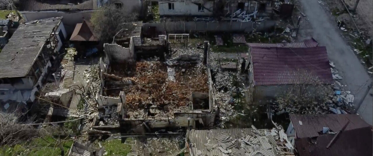 Destrucción de Ucrania: cómo The Guardian documentó el uso de armas ilegales por parte de Rusia