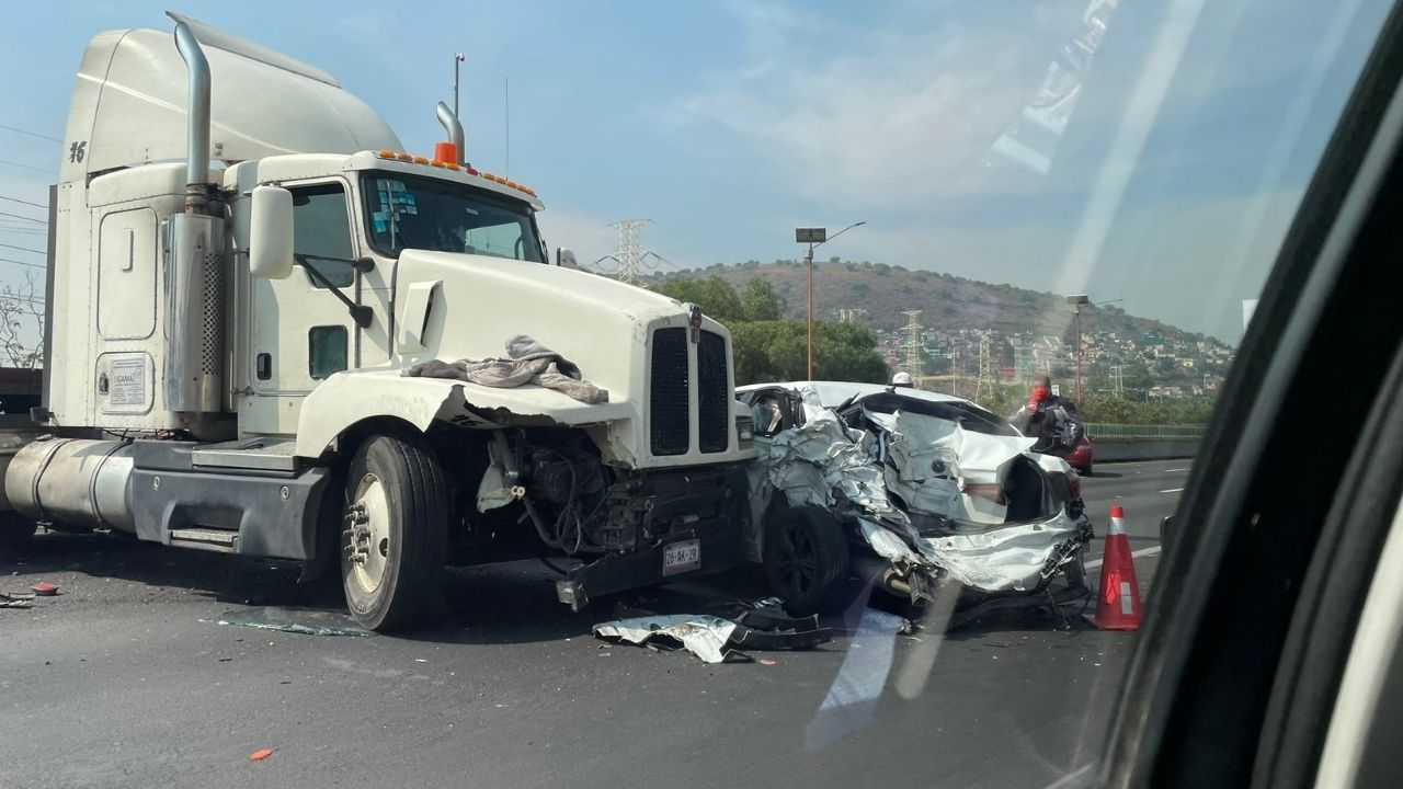 Accidentes en la autopista México-Pachuca dejan tres lesionados