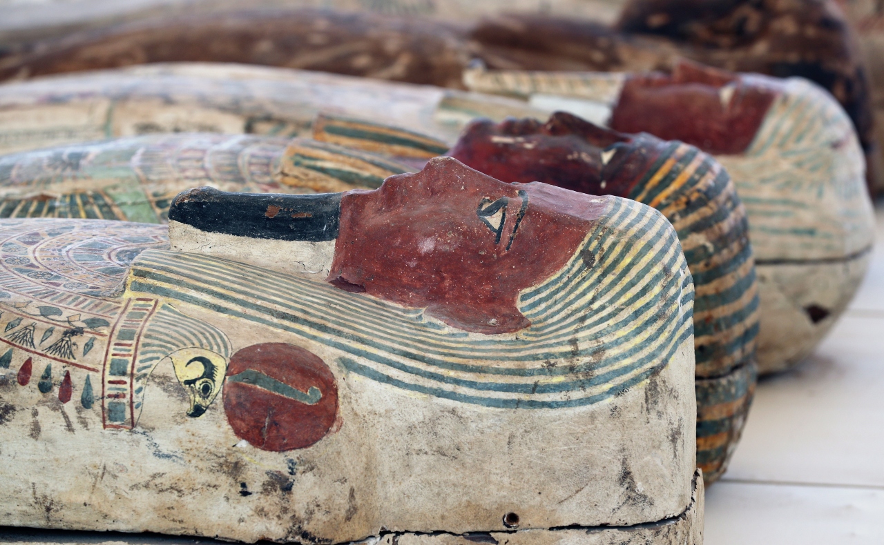 Egipto revela descubrimiento: 250 sarcófagos y 150 estatuas en la necrópolis de Saqqara