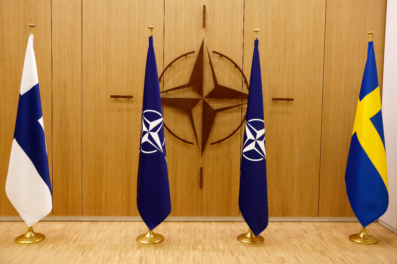 Finlandia y Suecia piden su adhesión a la OTAN, pese al rechazo de Turquía
