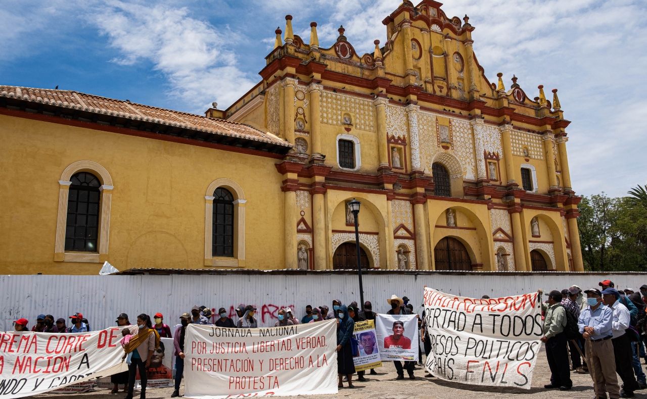 Indígenas marchan para exigir justicia por desaparecidos y presos políticos en Chiapas