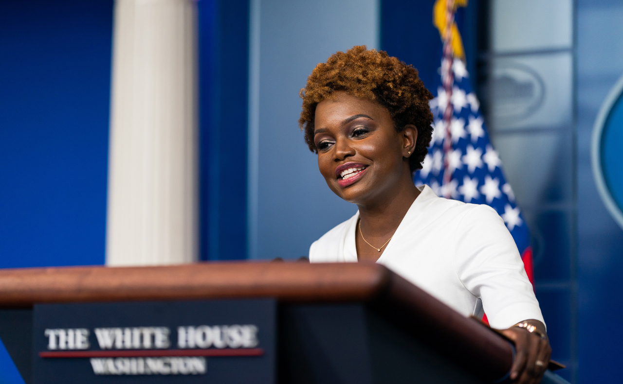 Karine Jean-Pierre será la nueva portavoz de la Casa Blanca, anuncia Biden
