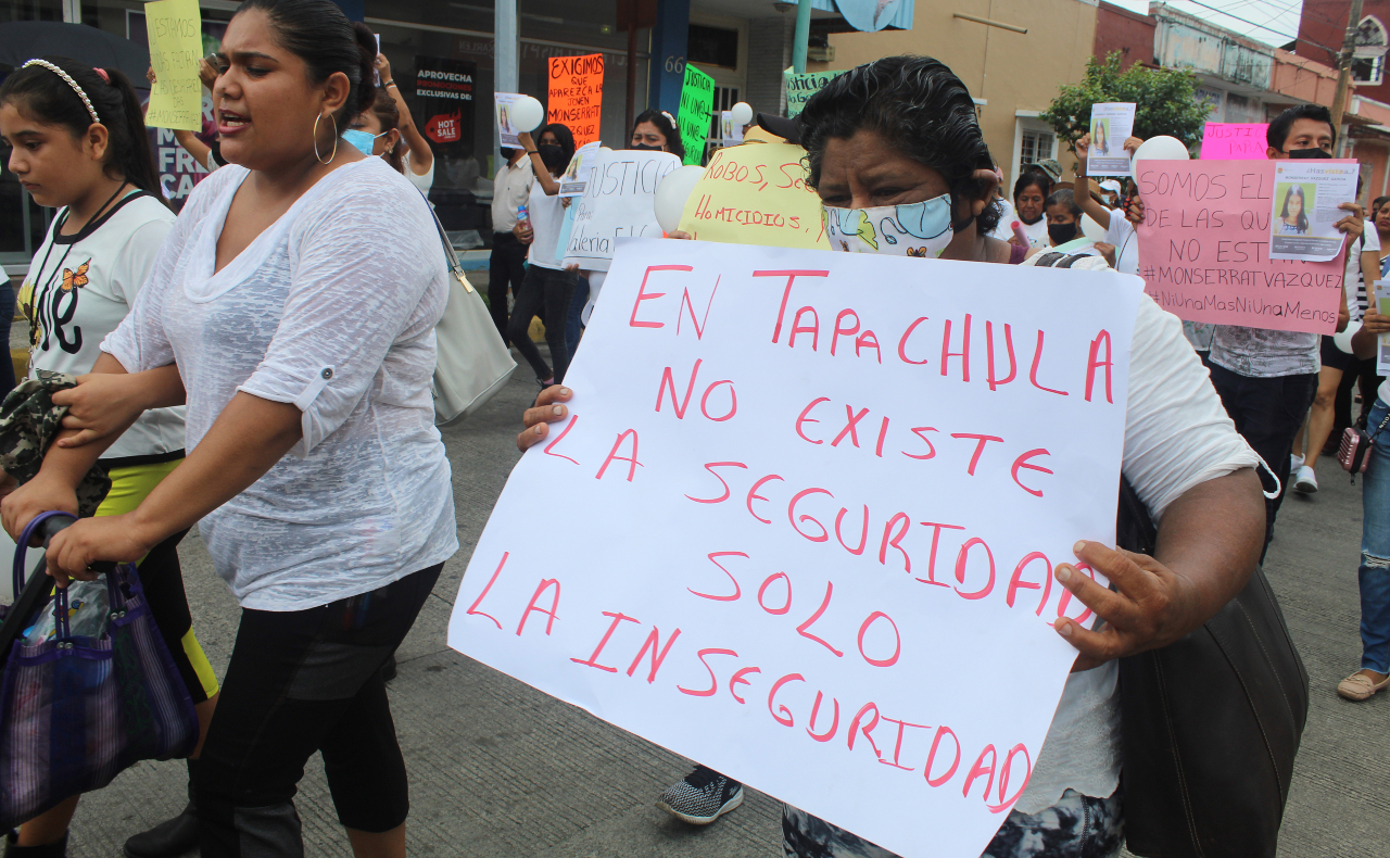 Familiares de Valeria y Monserrat marchan por casos de feminicidio y desaparición en Chiapas