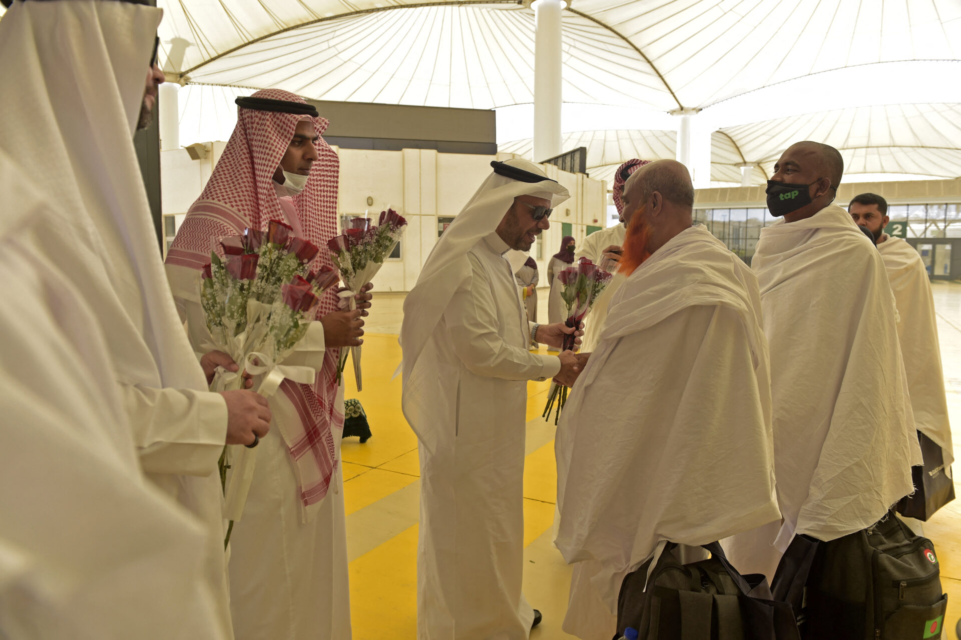 Arabia Saudita recibe a peregrinos extranjeros en La Meca