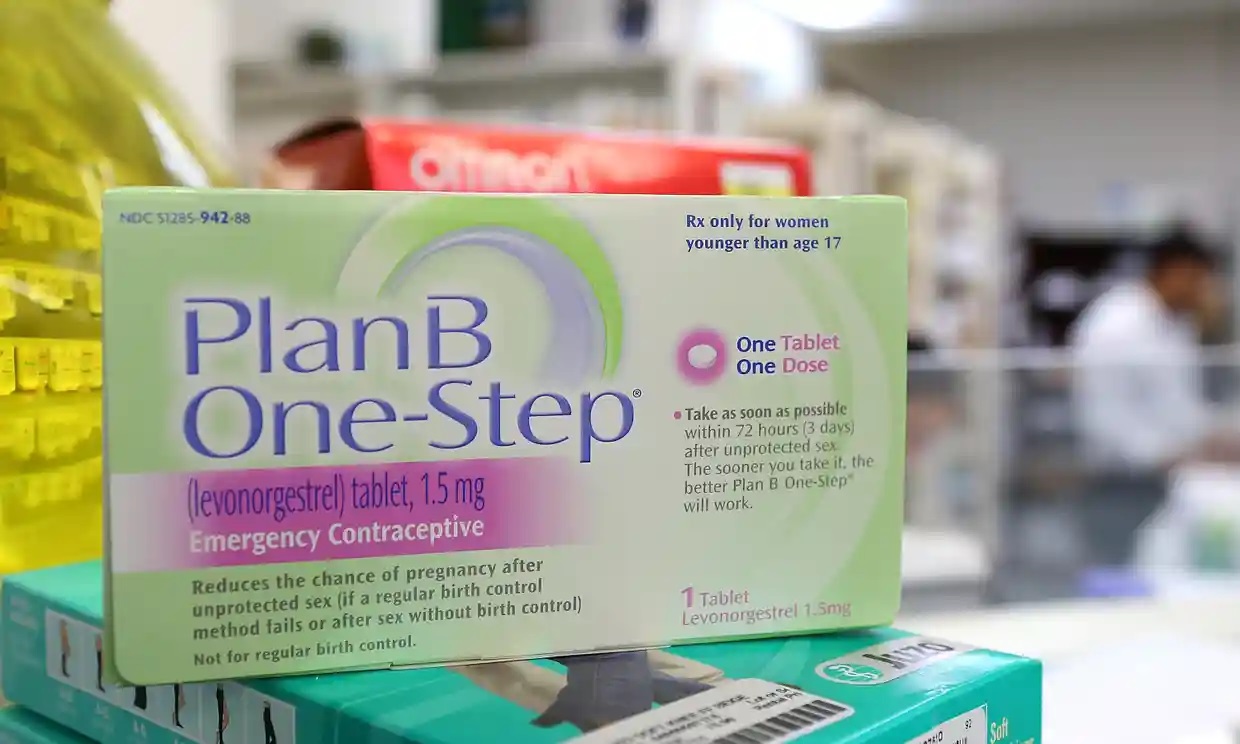 Se informa que las farmacias de EU establecen un límite de compra de píldoras anticonceptivas de emergencia
