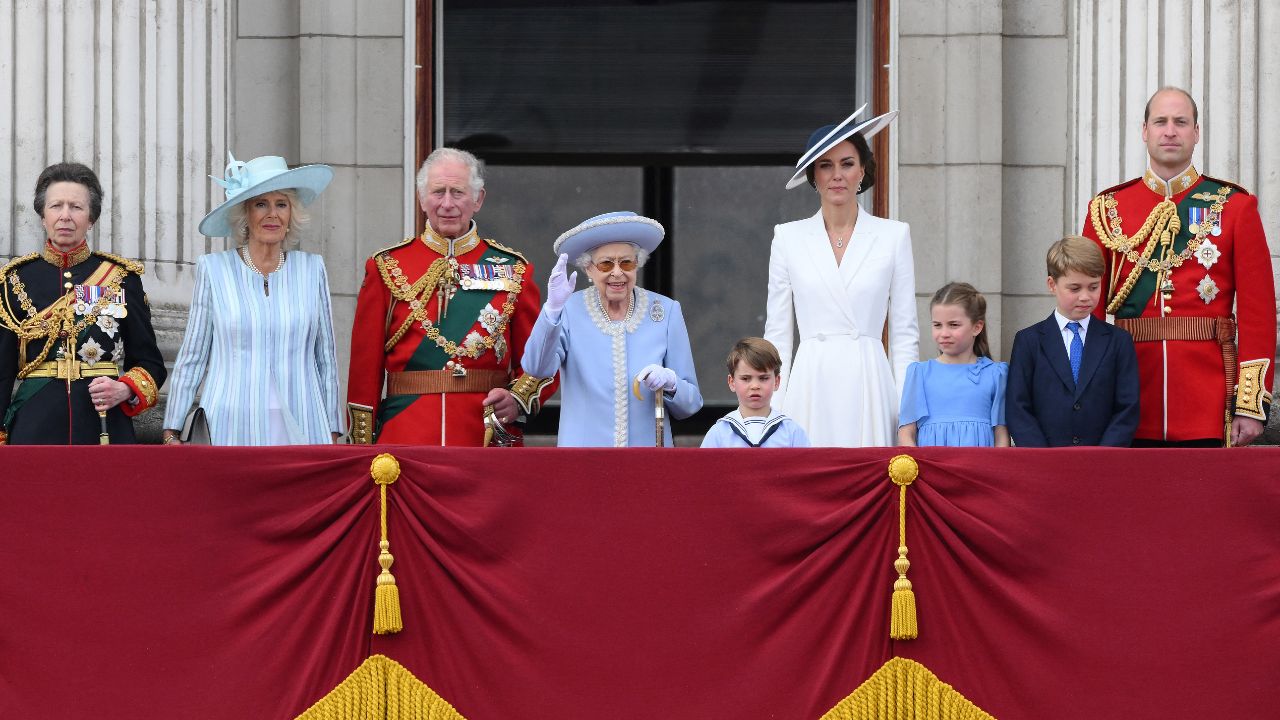 Reino Unido inicia el Jubileo de la reina Isabel II; lleva 70 años en el trono