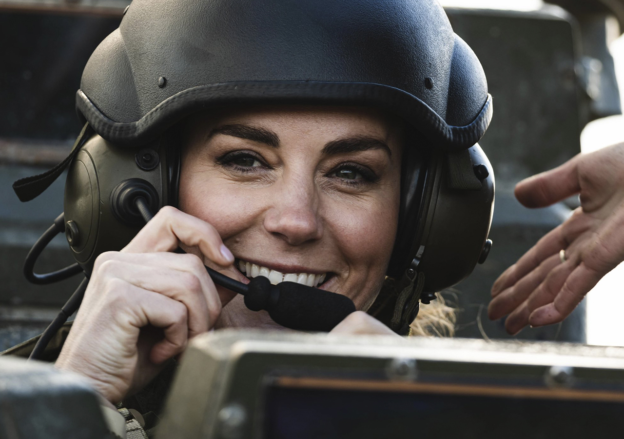 Kate, duquesa de Cambridge, rinde homenaje a las Fuerzas Armadas británicas