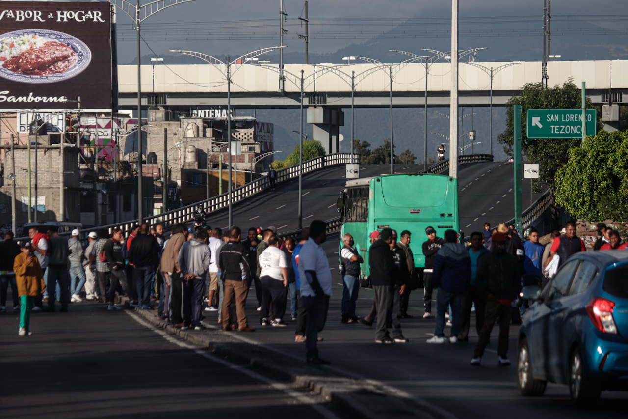 ‘La ciudad se mueve por nosotros’, así fue el bloqueo de transportistas en la CDMX