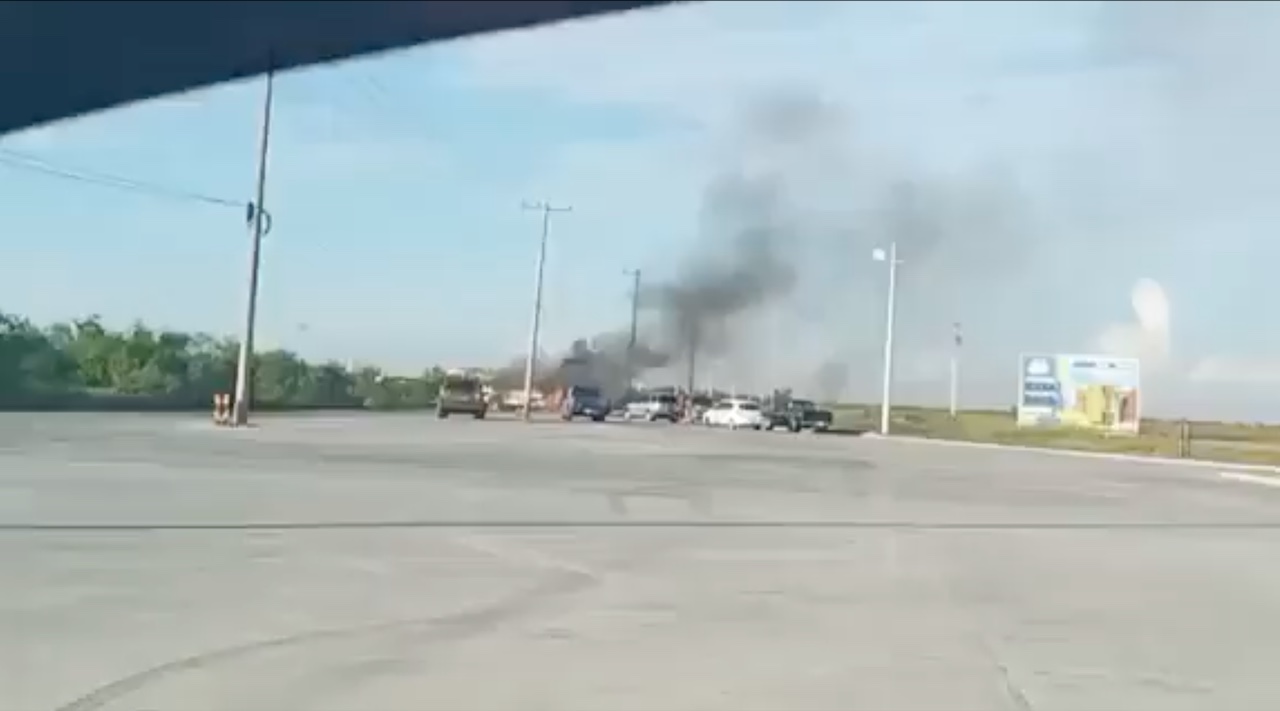 Reportan bloqueos y quema de vehículos en Matamoros, Tamaulipas