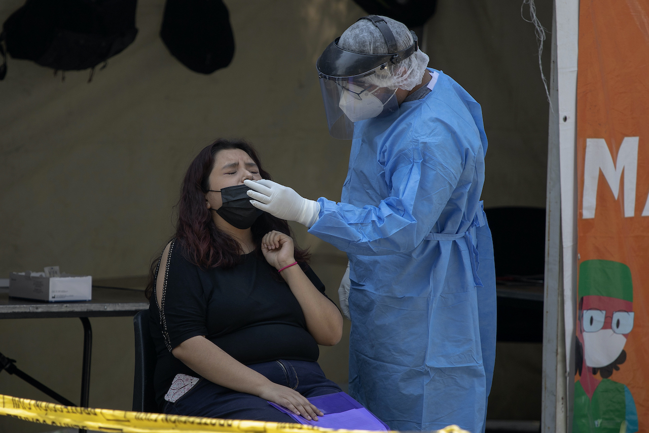 Covid-19 al alza: México registra más de 15 mil nuevos contagios y 29 muertes