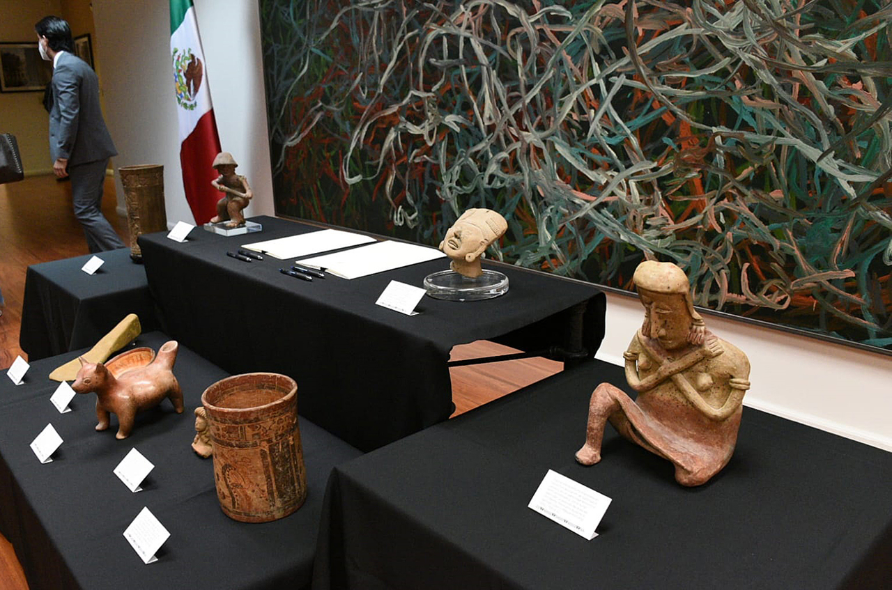 Ciudadanos estadounidenses entregan a México 79 piezas arqueológicas y 2 paleontológicas
