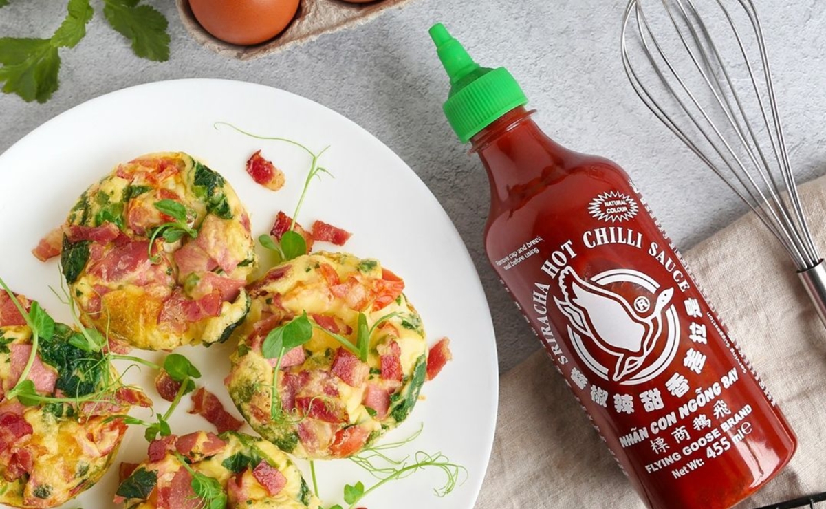 Escasez de chile suspende la producción de salsa Sriracha