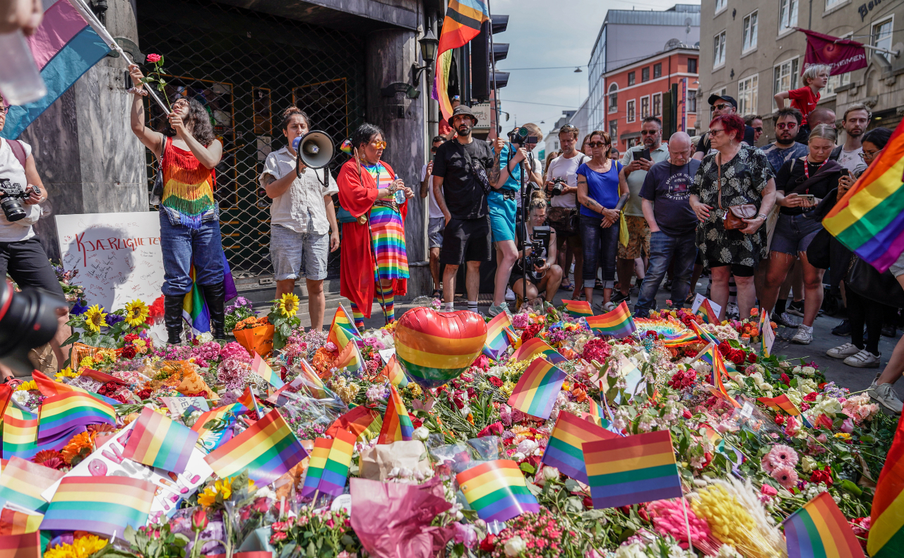 La Marcha LGBT+ en Oslo, Noruega, se cancela tras tiroteo que dejó 2 muertos