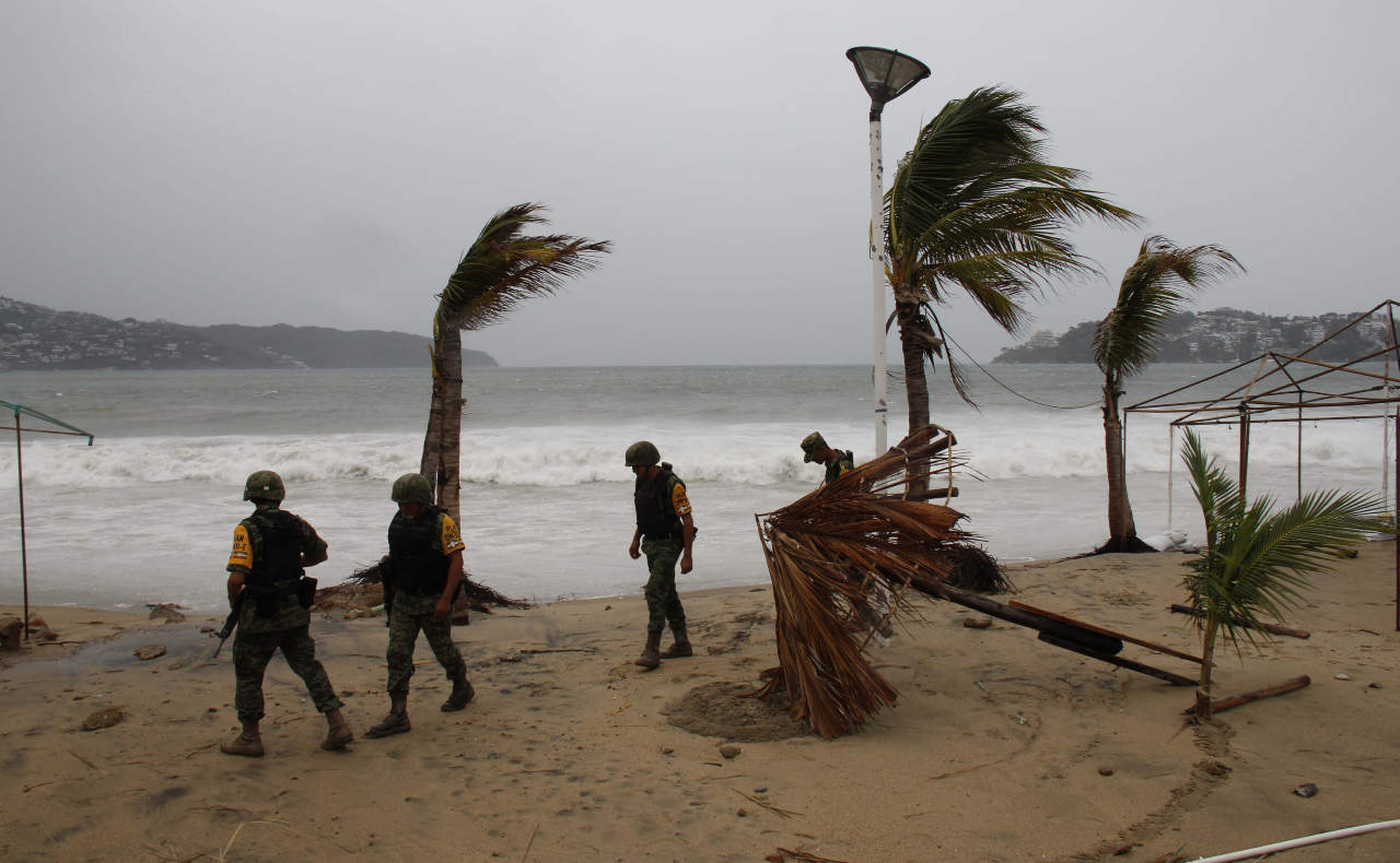 La tormenta tropical Blas avanza frente a las costas de Guerrero