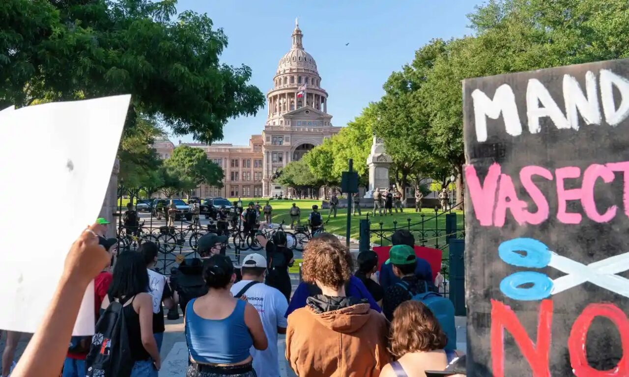 Las ciudades demócratas de Texas luchan ante la prohibición del aborto