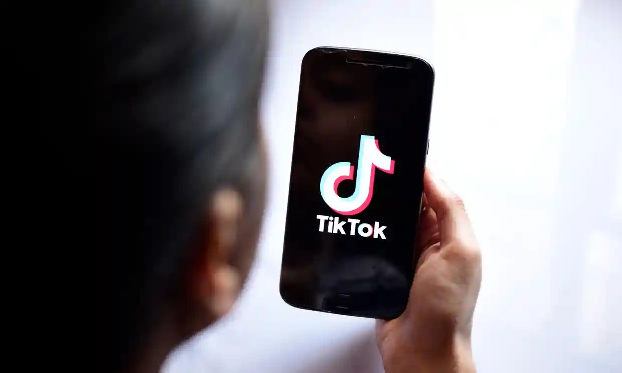 Familias demandan a TikTok tras la muerte de unas niñas al intentar el ‘blackout challenge’