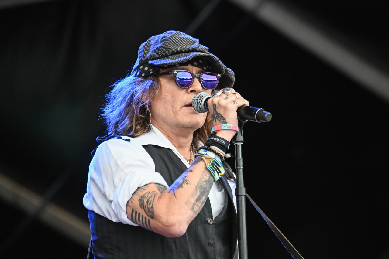 Johnny Depp lanza disco y anuncia gira por Europa