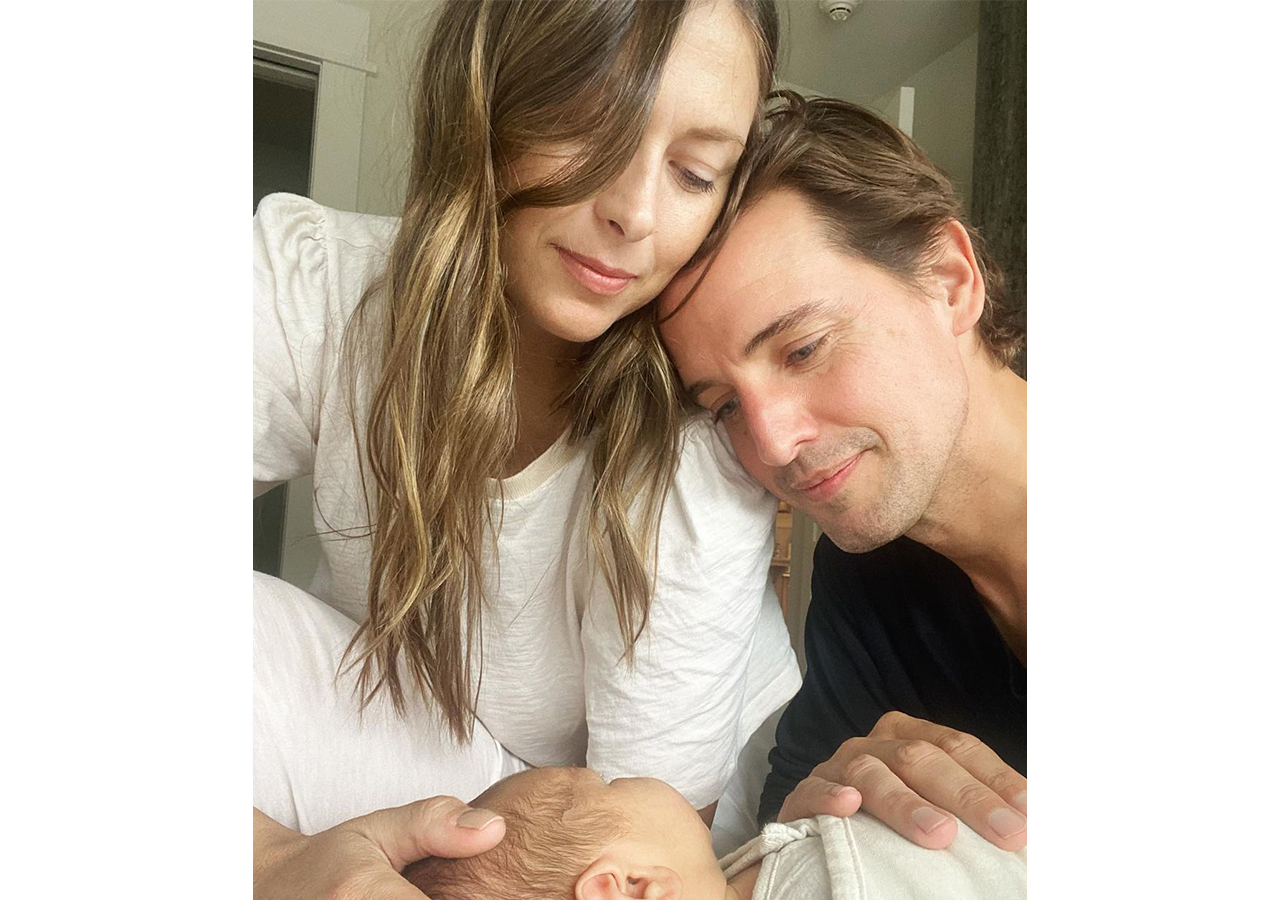 María Sharapova da a luz a su primer hijo