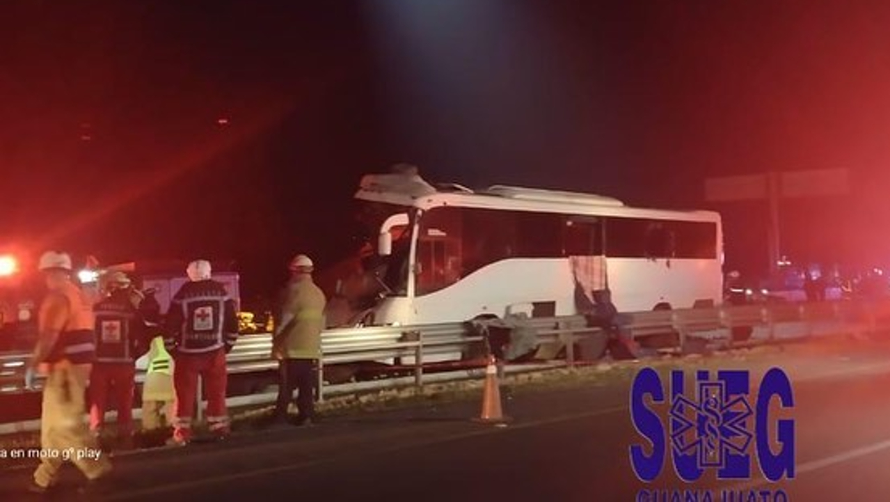Choque de autobús y torton deja varios heridos en el Libramiento Sur de Irapuato