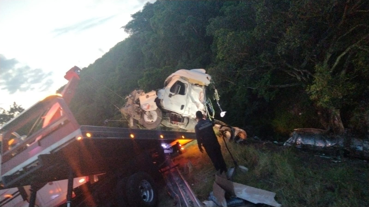 Accidente en la Acapulco-Zihuatanejo deja 9 muertos, entre San Jerónimo y Atoyac