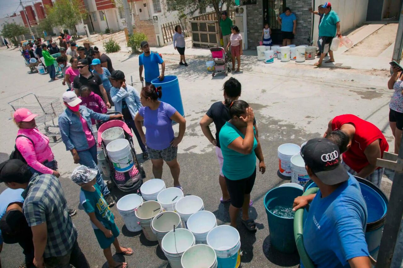 El norte de México está desesperado por el agua mientras empresas utilizan millones de litros