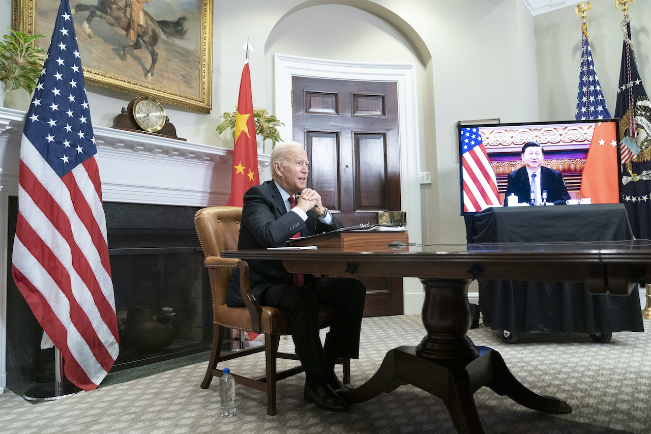 Xi Jinping pide a Joe Biden ‘no jugar con fuego’ sobre estatus de Taiwán