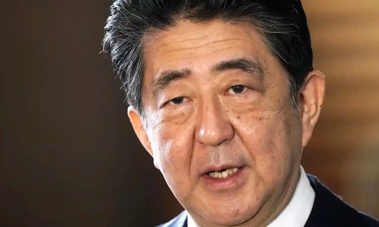 Shinzo Abe: de un joven símbolo del cambio al primer ministro más longevo de Japón