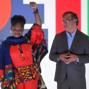 El diseñador de moda de 23 años que viste a la primera vicepresidenta afroamericana de Colombia